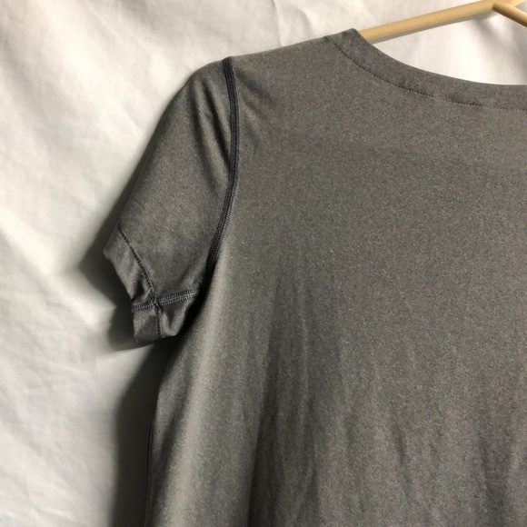 Nike pro Nike dry fit, large Nike, better world T-shirt, scoop neck, V-neck gray - Picture 7 of 10